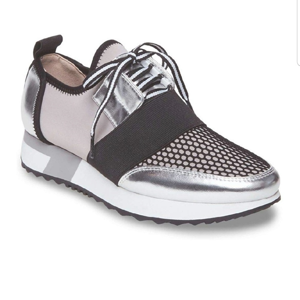 BNIB Steve Madden Antics Sneaker